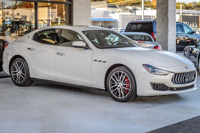 2019 Maserati Ghibli GHIBLI S - NAV - BACKUP CAM - LOW MILES - BLUETOOTH - GORGEOUS - 22947079 - 3