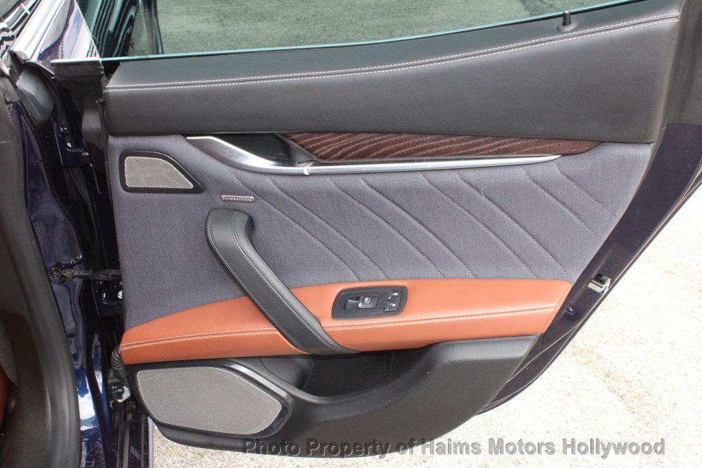 2019 Maserati Ghibli GranLusso photo 11