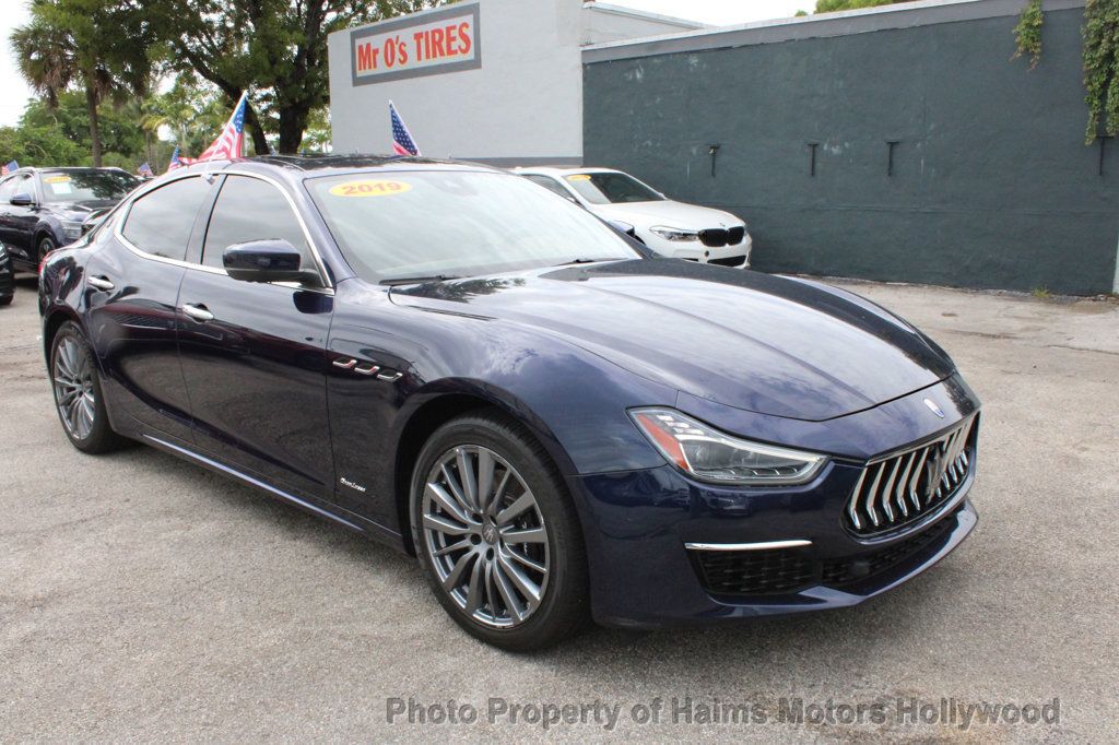 2019 Maserati Ghibli GranLusso photo 3