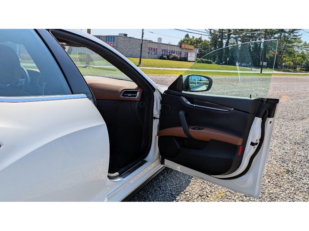 2019 Maserati Ghibli Q4 photo 11