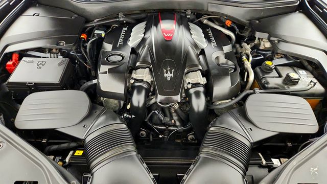 2019 Maserati Levante GTS 3.8L with Natural Leather & 4-Zone Automatic Climate Control - 22991261 - 26