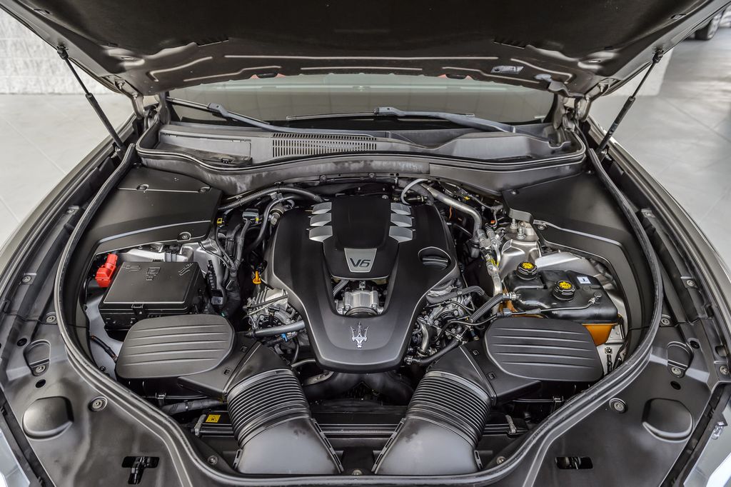 2019 Maserati Levante LEVANTE GRANLUSSO - NAV - MOONROOF - BACKUP CAM - LOW MILES - 22993070 - 16