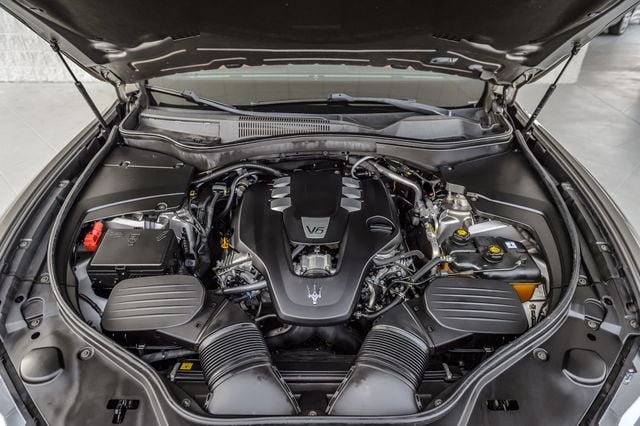 2019 Maserati Levante LEVANTE GRANLUSSO - NAV - MOONROOF - BACKUP CAM - LOW MILES - 22993070 - 16