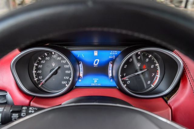 2019 Maserati Levante LEVANTE GRANLUSSO - NAV - MOONROOF - BACKUP CAM - LOW MILES - 22993070 - 17