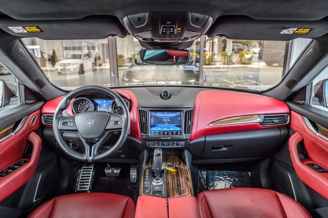 2019 Maserati Levante LEVANTE GRANLUSSO - NAV - MOONROOF - BACKUP CAM - LOW MILES - 22993070 - 2