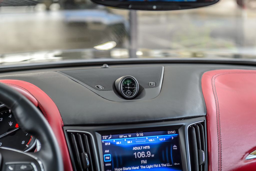 2019 Maserati Levante LEVANTE GRANLUSSO - NAV - MOONROOF - BACKUP CAM - LOW MILES - 22993070 - 29