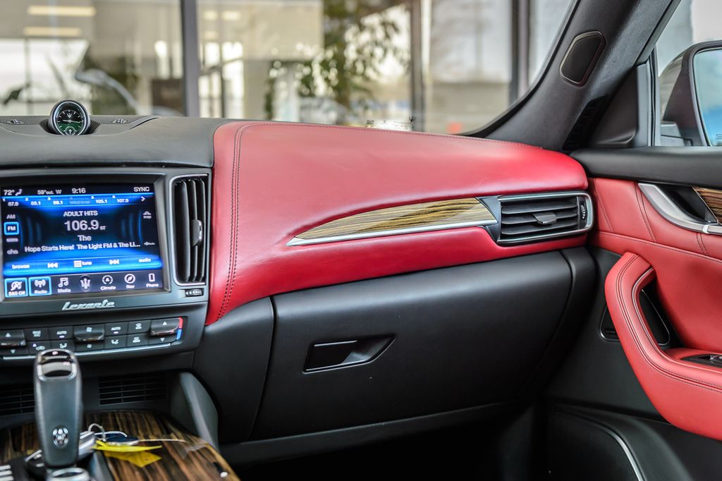 2019 Maserati Levante LEVANTE GRANLUSSO - NAV - MOONROOF - BACKUP CAM - LOW MILES - 22993070 - 34