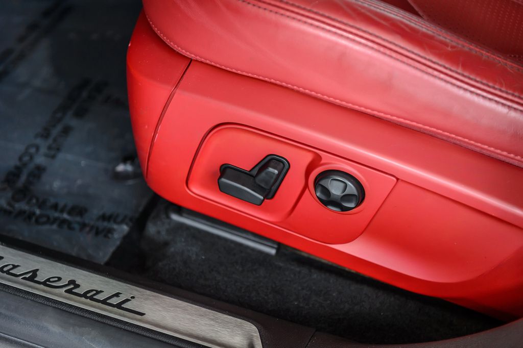 2019 Maserati Levante LEVANTE GRANLUSSO - NAV - MOONROOF - BACKUP CAM - LOW MILES - 22993070 - 39