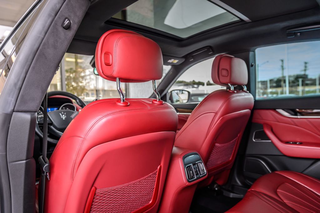 2019 Maserati Levante LEVANTE GRANLUSSO - NAV - MOONROOF - BACKUP CAM - LOW MILES - 22993070 - 41