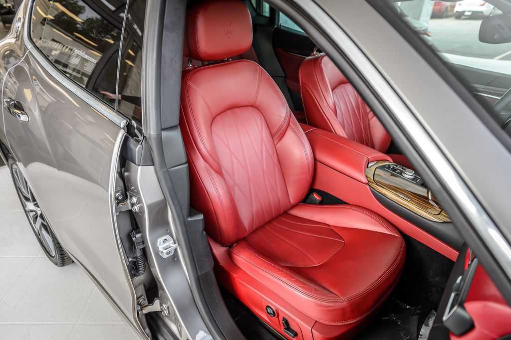 2019 Maserati Levante LEVANTE GRANLUSSO - NAV - MOONROOF - BACKUP CAM - LOW MILES - 22993070 - 44