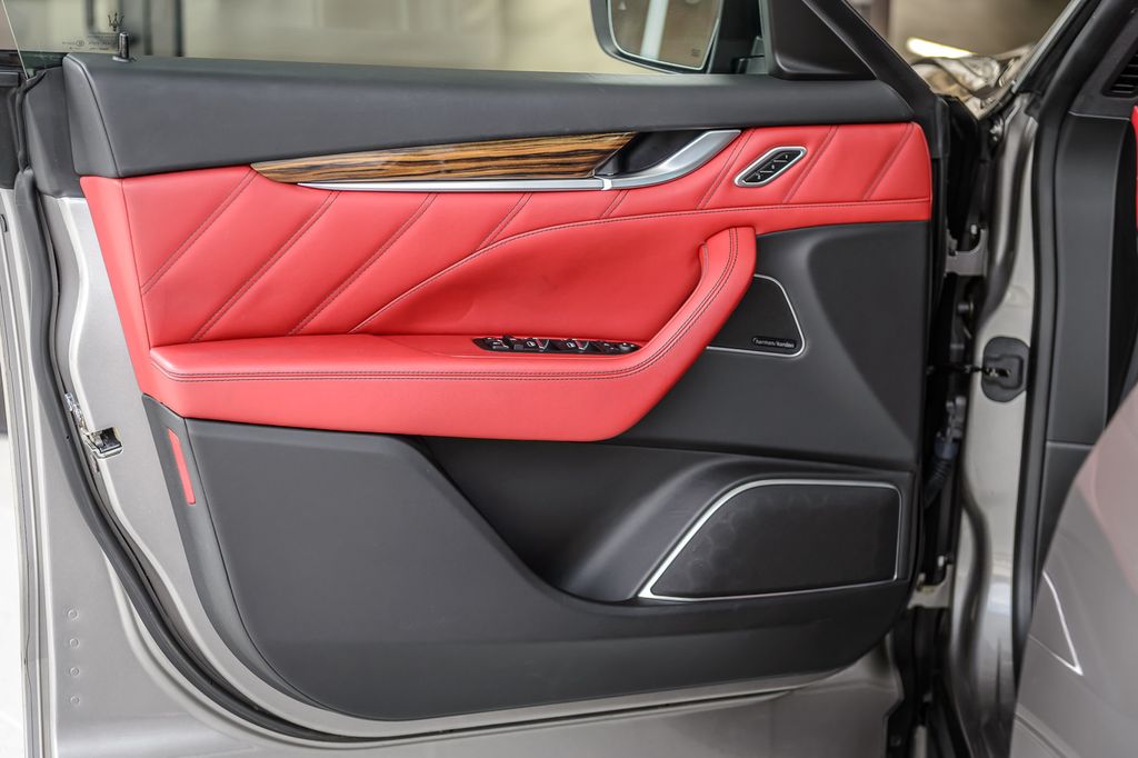 2019 Maserati Levante LEVANTE GRANLUSSO - NAV - MOONROOF - BACKUP CAM - LOW MILES - 22993070 - 47