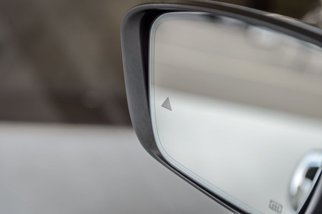 2019 Maserati Levante LEVANTE GRANLUSSO - NAV - MOONROOF - BACKUP CAM - LOW MILES - 22993070 - 49