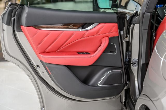 2019 Maserati Levante LEVANTE GRANLUSSO - NAV - MOONROOF - BACKUP CAM - LOW MILES - 22993070 - 52