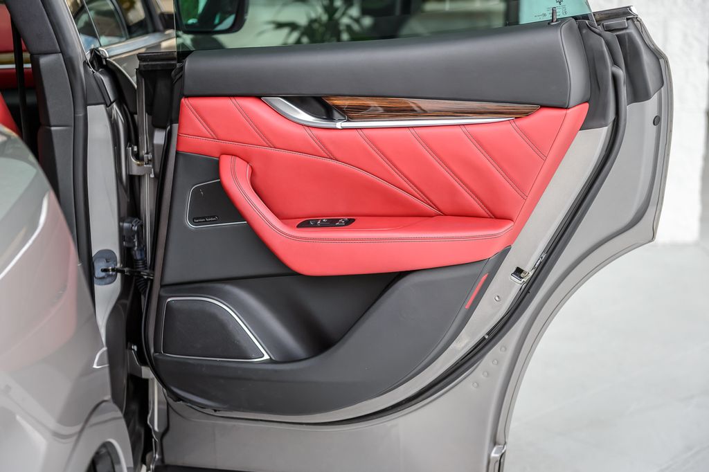 2019 Maserati Levante LEVANTE GRANLUSSO - NAV - MOONROOF - BACKUP CAM - LOW MILES - 22993070 - 53