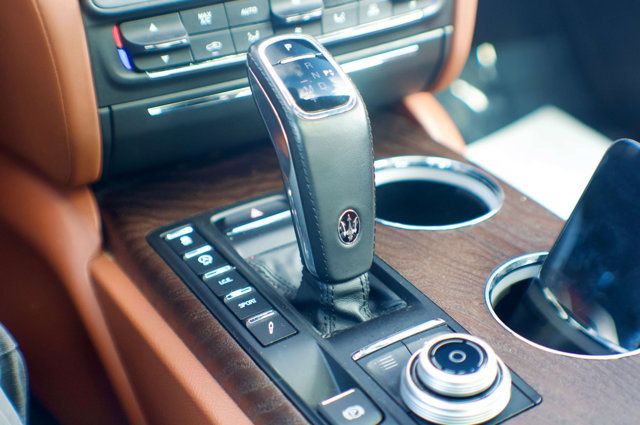 2019 Maserati Quattroporte LocalTrade/MSRP$126935/S-Q4/DriverAssistancePkg/SoftCloseDoors - 22984379 - 27