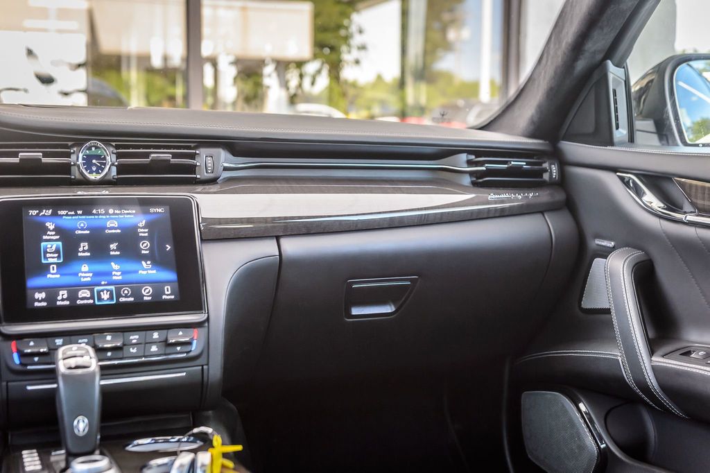 2019 Maserati Quattroporte QUATTROPORTE SQ4 GRANLUSSO - NAV - MOONROOF-BACKUP CAM -GORGEOUS - 22872254 - 30