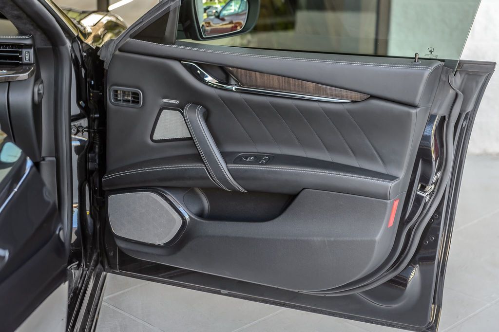 2019 Maserati Quattroporte QUATTROPORTE SQ4 GRANLUSSO - NAV - MOONROOF-BACKUP CAM -GORGEOUS - 22872254 - 45