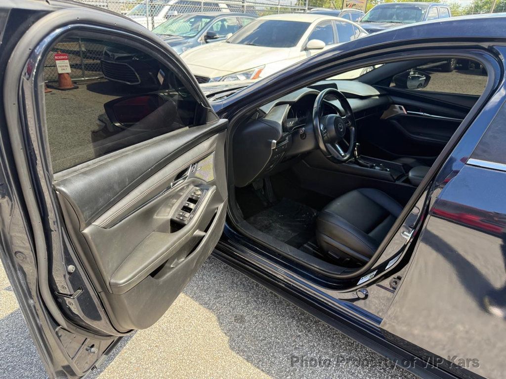2019 Mazda Mazda3 Preferred Hatchback photo 12