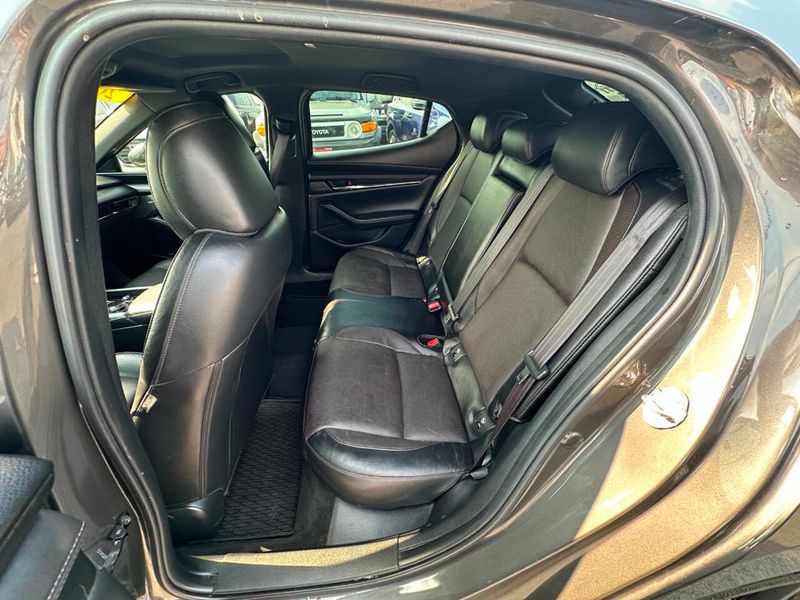 2019 Mazda Mazda3 5-Door AWD Automatic w/Premium Pkg - 22894101 - 16