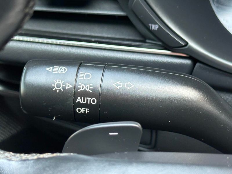 2019 Mazda Mazda3 5-Door AWD Automatic w/Premium Pkg - 22894101 - 31