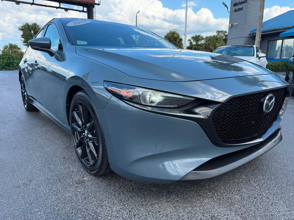 2019 Mazda Mazda3 Premium Hatchback photo 3