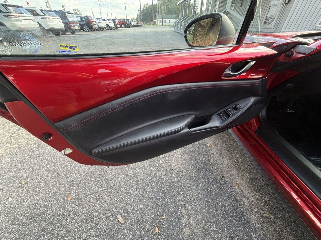 Mazda MX-5 photo 12