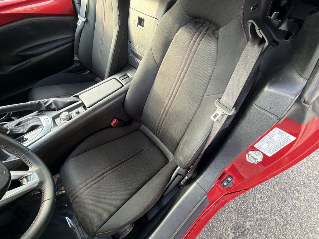 Mazda MX-5 photo 14