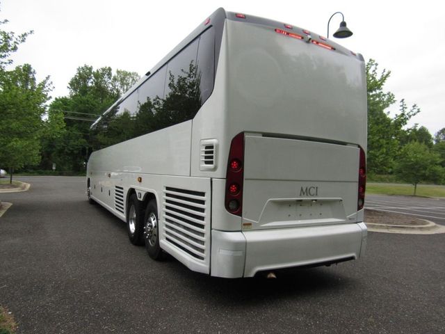 2019 MCI J4500 56 Passengers + Onboard Lavatory - 23076115 - 13