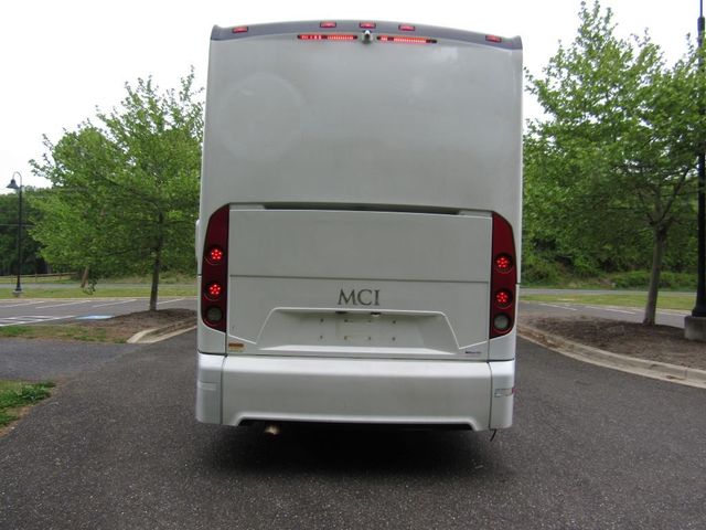 2019 MCI J4500 56 Passengers + Onboard Lavatory - 23076115 - 14