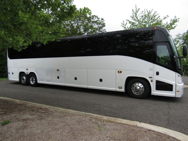 2019 MCI J4500 56 Passengers + Onboard Lavatory - 23076115 - 18
