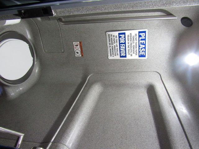 2019 MCI J4500 56 Passengers + Onboard Lavatory - 23076115 - 25