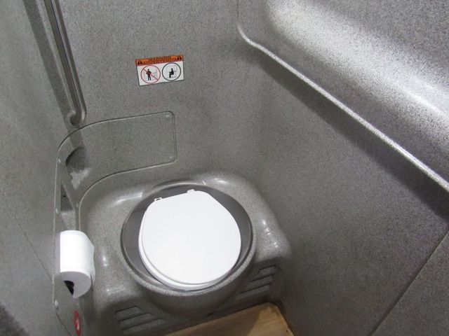 2019 MCI J4500 56 Passengers + Onboard Lavatory - 23076115 - 26