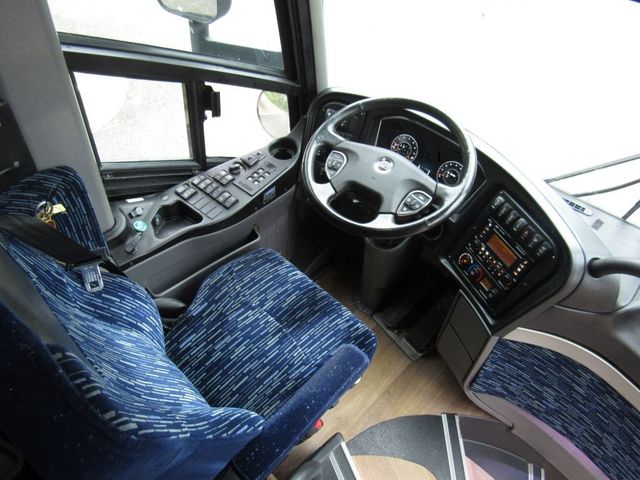 2019 MCI J4500 56 Passengers + Onboard Lavatory - 23076115 - 4