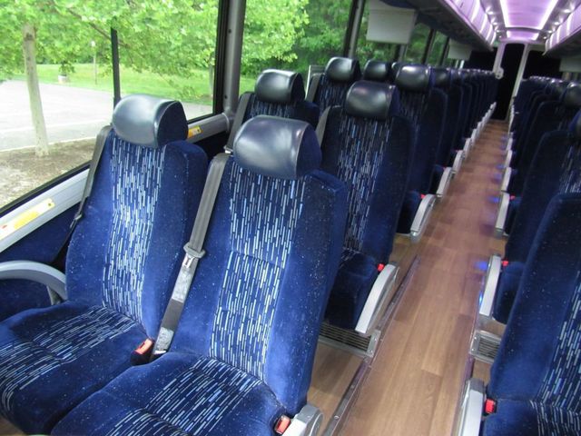 2019 MCI J4500 56 Passengers + Onboard Lavatory - 23076115 - 7