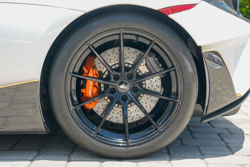2019 McLaren 600LT Coupe - 23041308 - 16