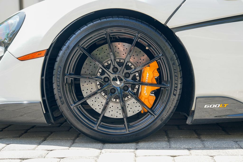 2019 McLaren 600LT Coupe - 23067857 - 12