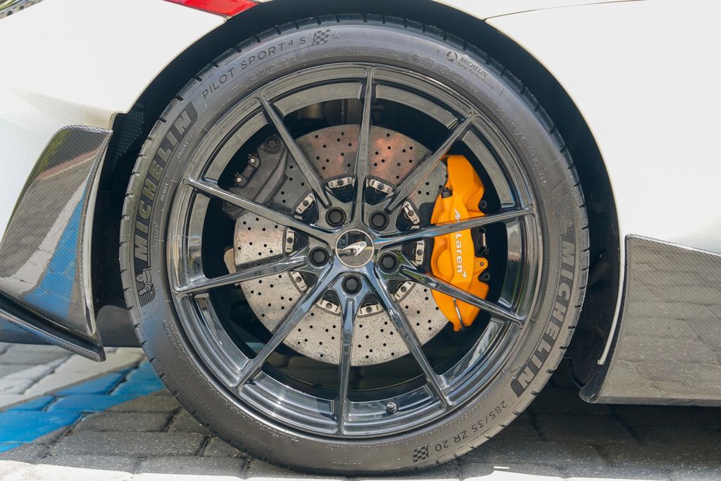 2019 McLaren 600LT Coupe - 23067857 - 30