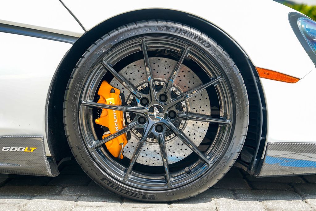 2019 McLaren 600LT Coupe - 23067857 - 33
