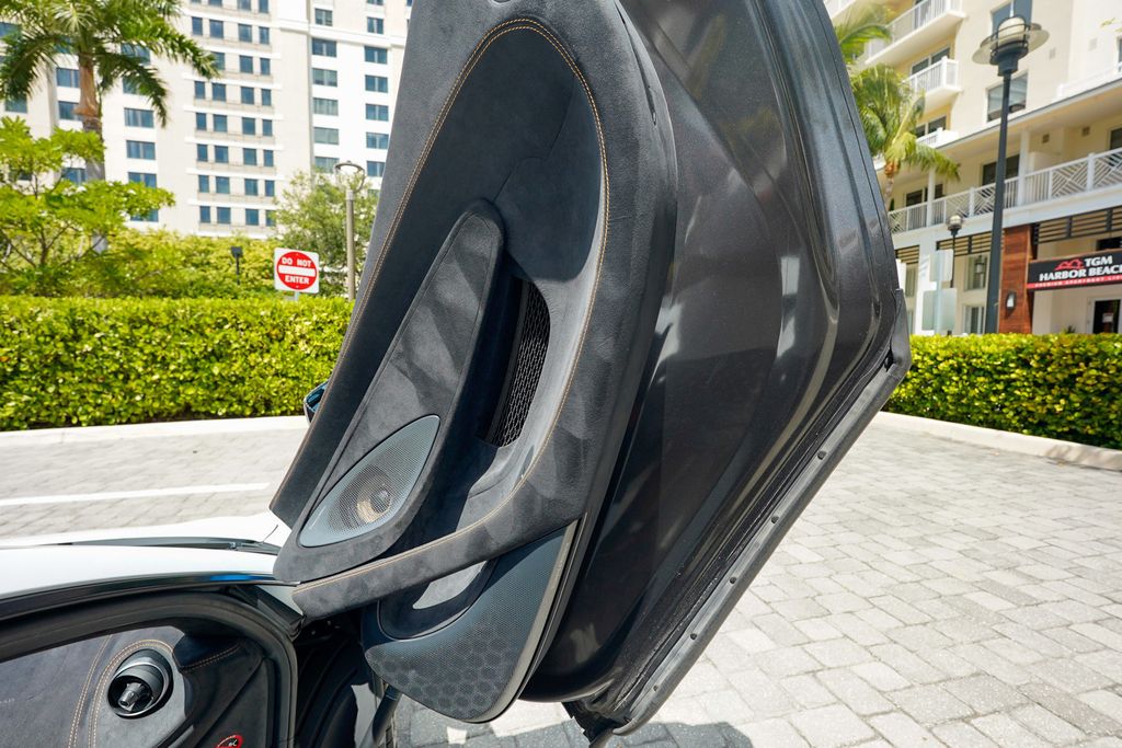 2019 McLaren 600LT Coupe - 23067857 - 82