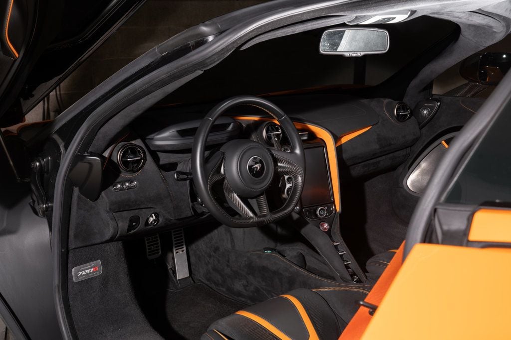 McLaren 720S photo 10