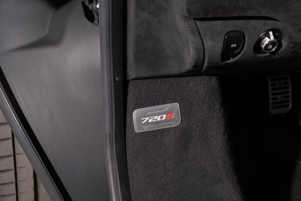 McLaren 720S photo 13