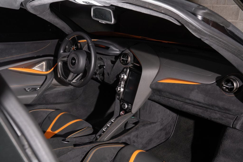 McLaren 720S photo 21