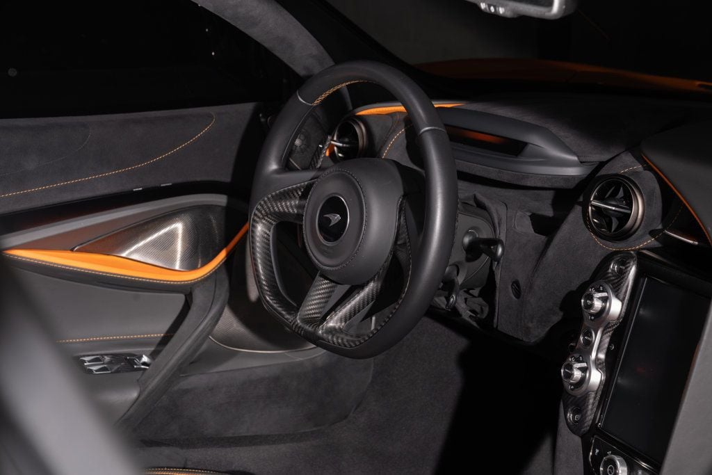 McLaren 720S photo 22