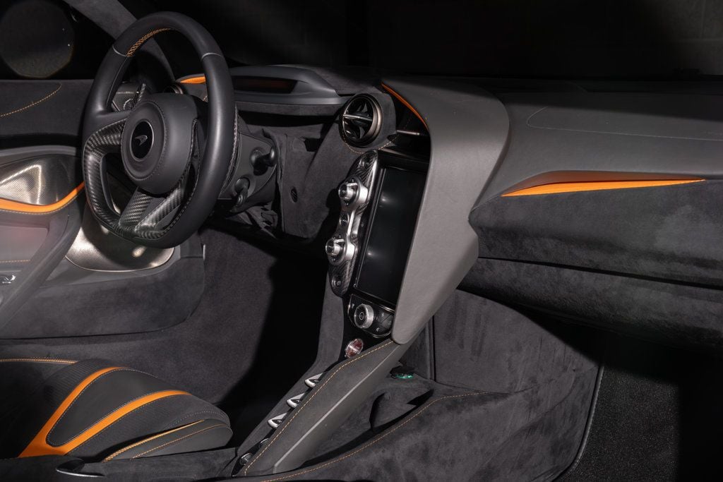 McLaren 720S photo 24