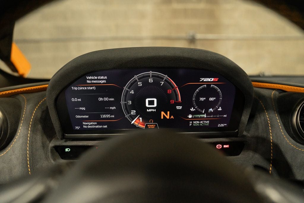 McLaren 720S photo 26