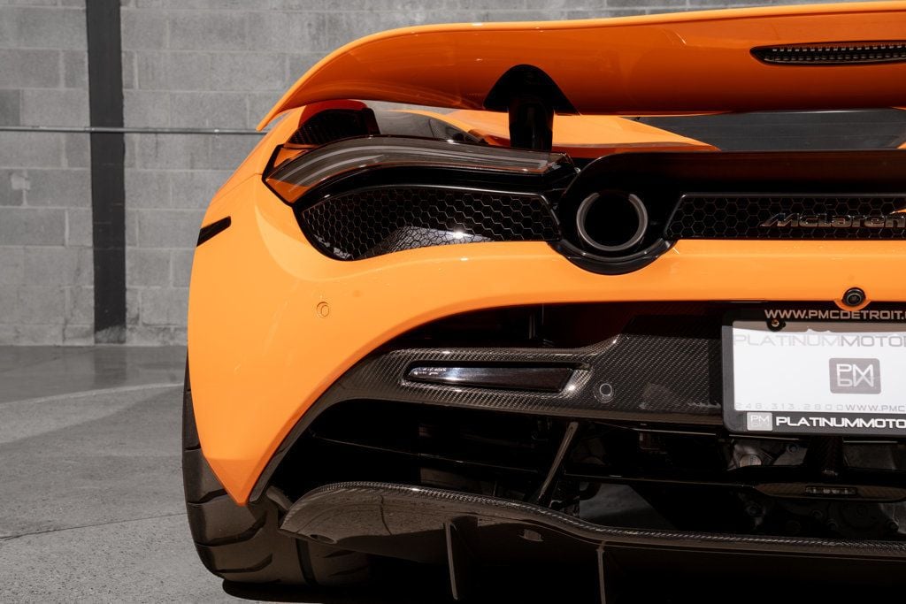 McLaren 720S photo 28