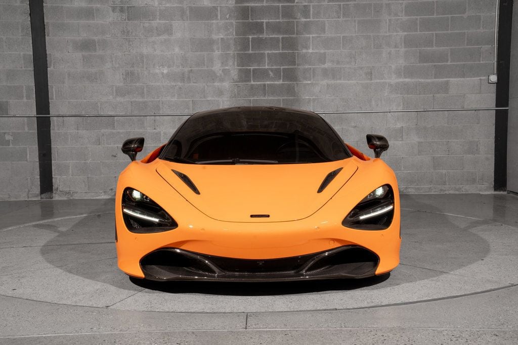 McLaren 720S photo 3