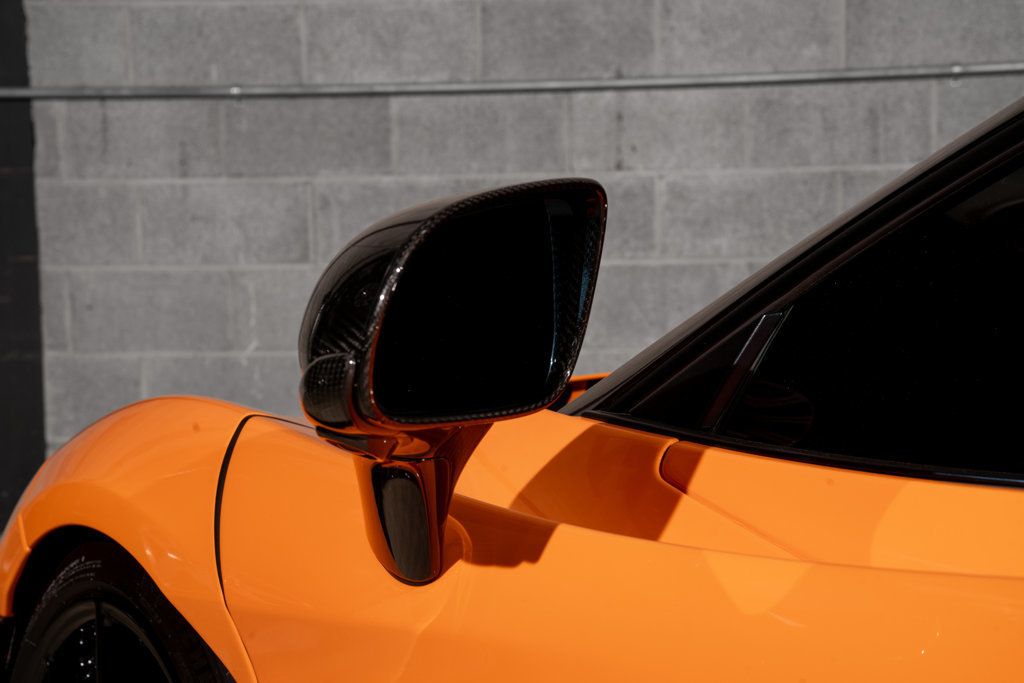 McLaren 720S photo 32