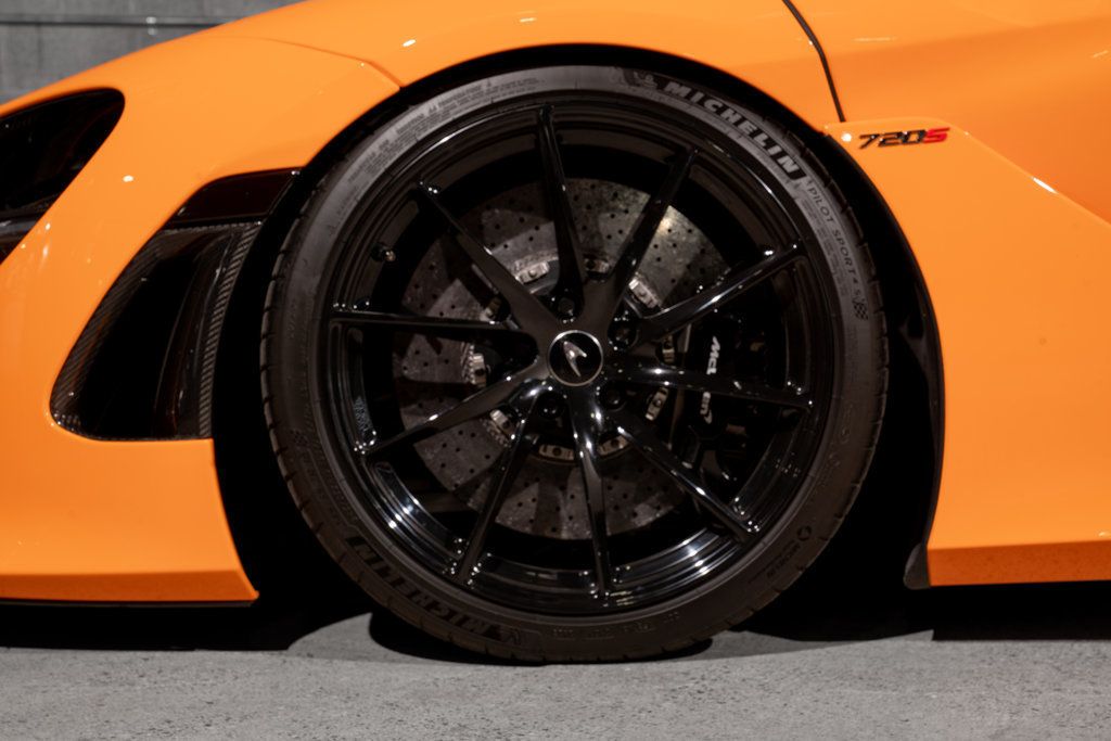 McLaren 720S photo 36