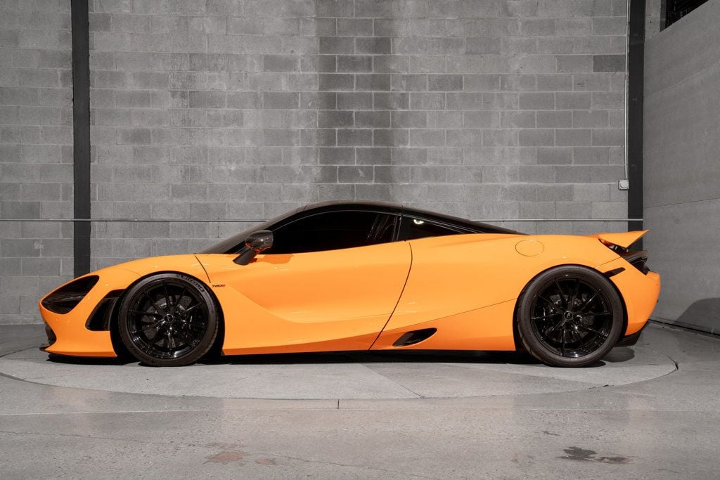 McLaren 720S photo 4